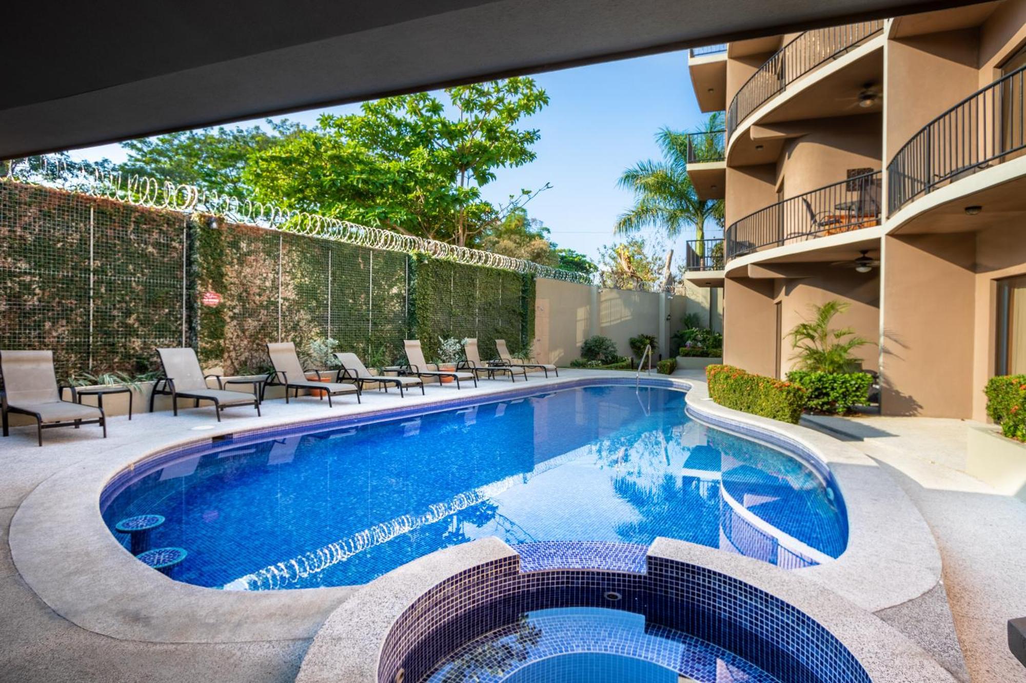 Monaco Condominiums ハコ エクステリア 写真
